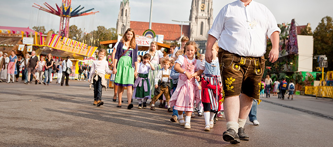  wiesn volksfest bayern bavaria germany fotoshooting  portraits fotograf münchen  emotional hochwertig fotoshooting coach 